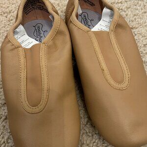 Revolution Tan Jazz shoes Sz 6 (kids 4)